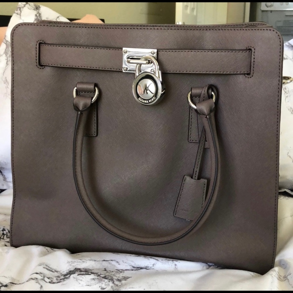 LARGE MICHAEL KORS BAG